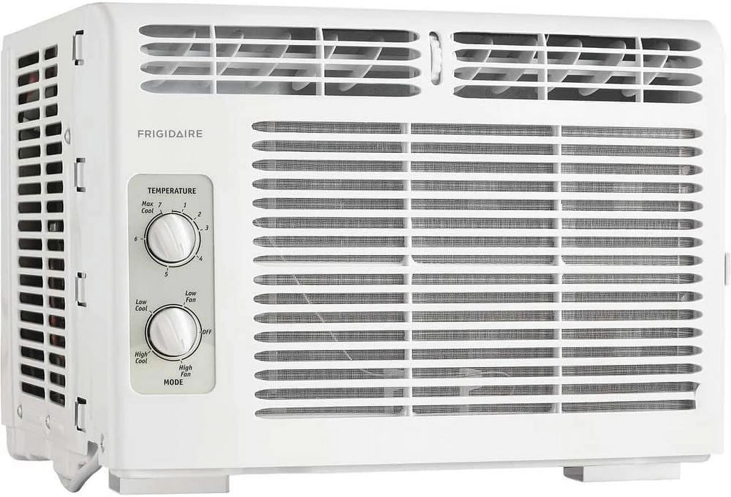 White 5000 BTU Window Air Conditioner Q836