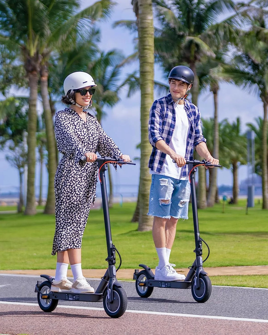 350W Foldable Electric Scooter with 10 Solid Tires W32154