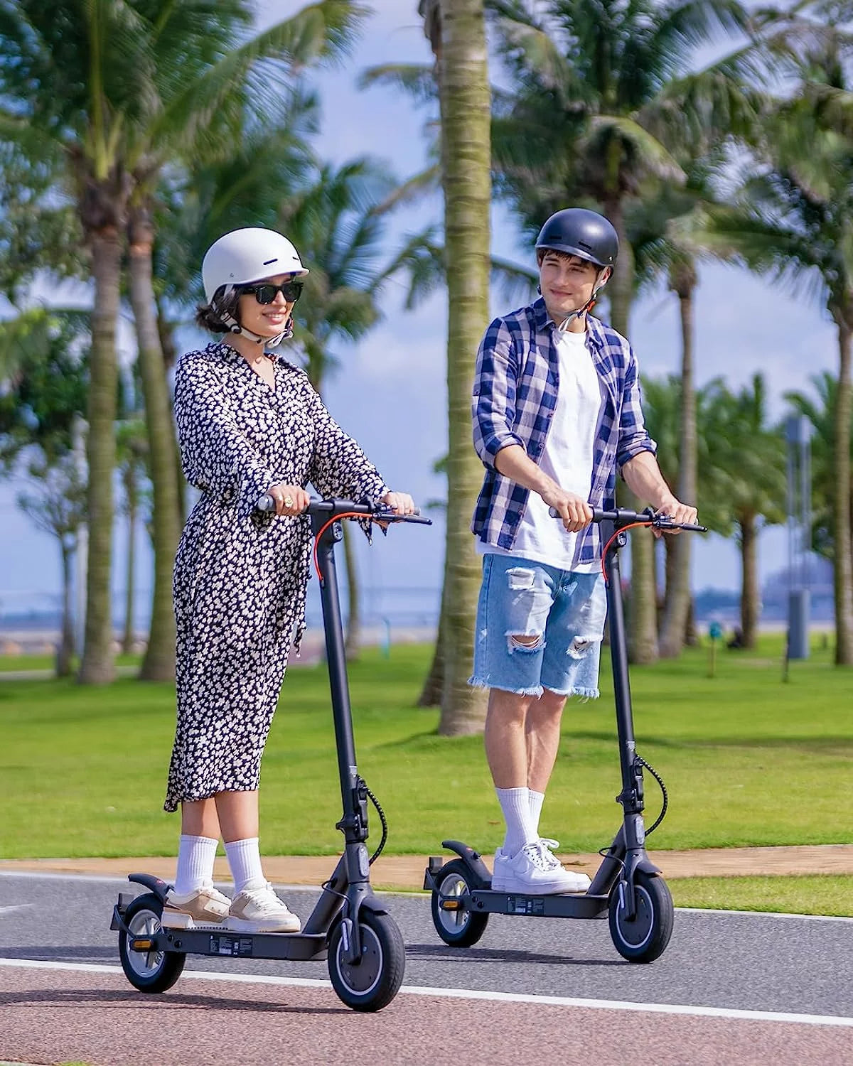 350W Foldable Electric Scooter with 10 Solid Tires W32154
