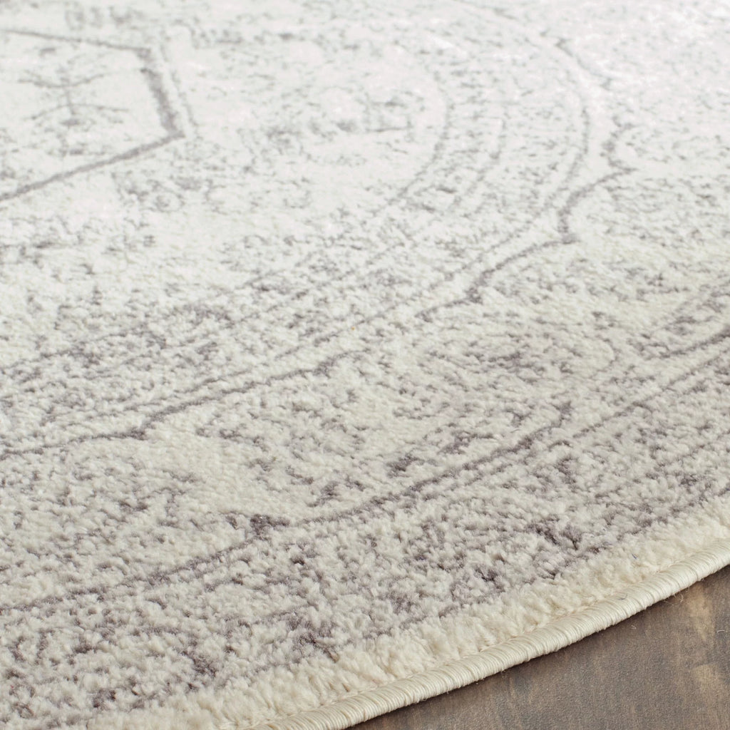 Ivory Silver 6' x 6' Round Area Rug F510