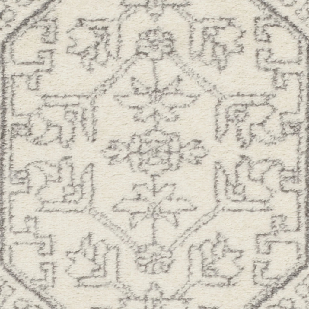 Ivory Silver 6' x 6' Round Area Rug F510