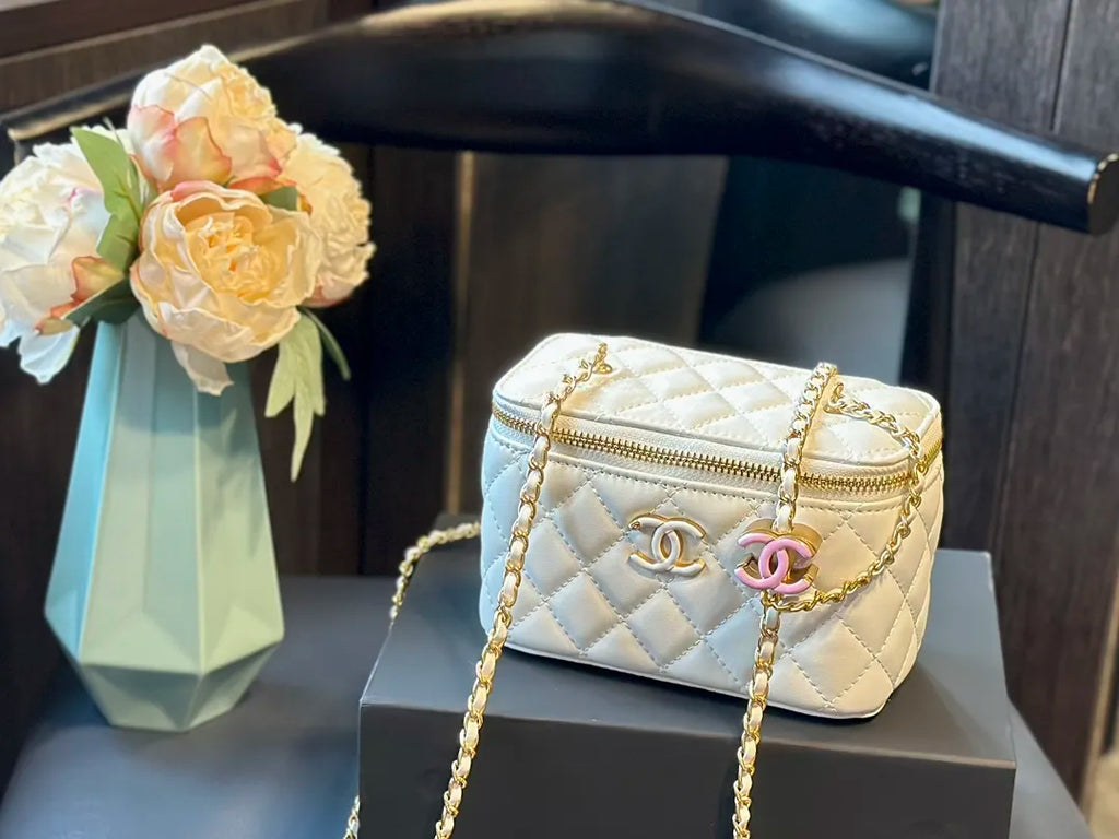White Patent Leather Vanity Case I389785