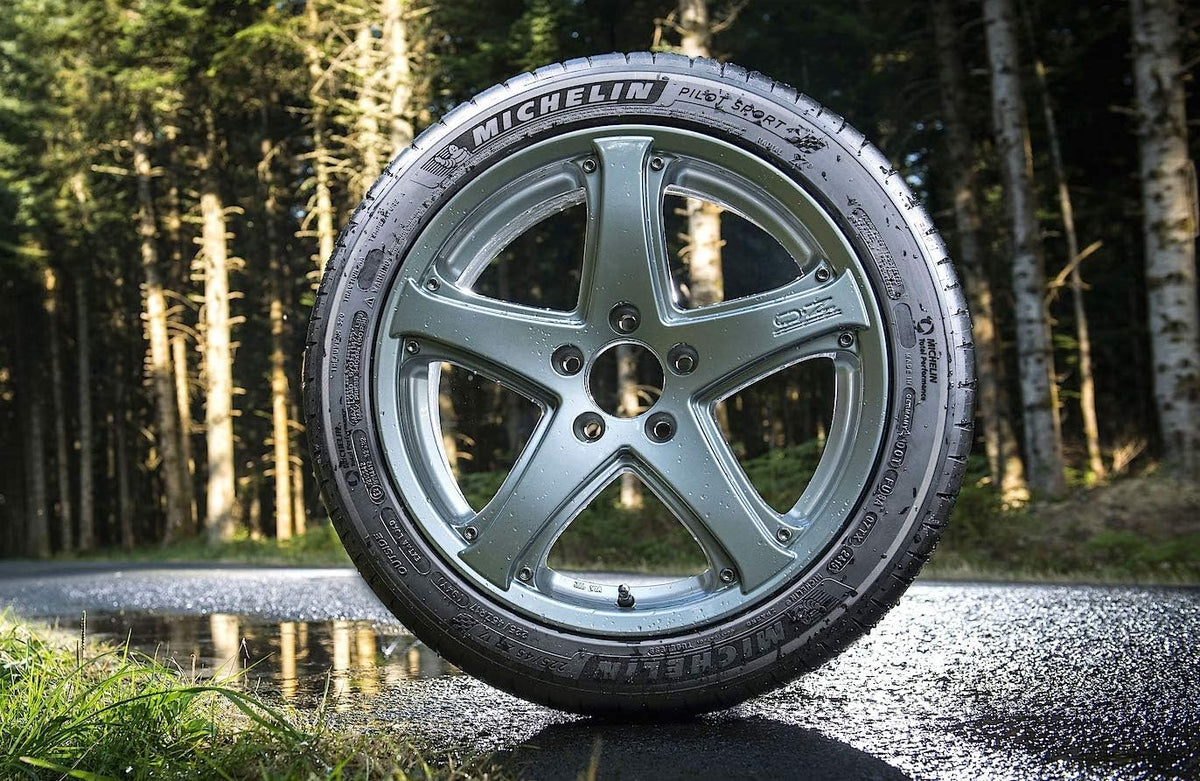 Summer Radial Car Tire 215/40R18 85Y Q47340
