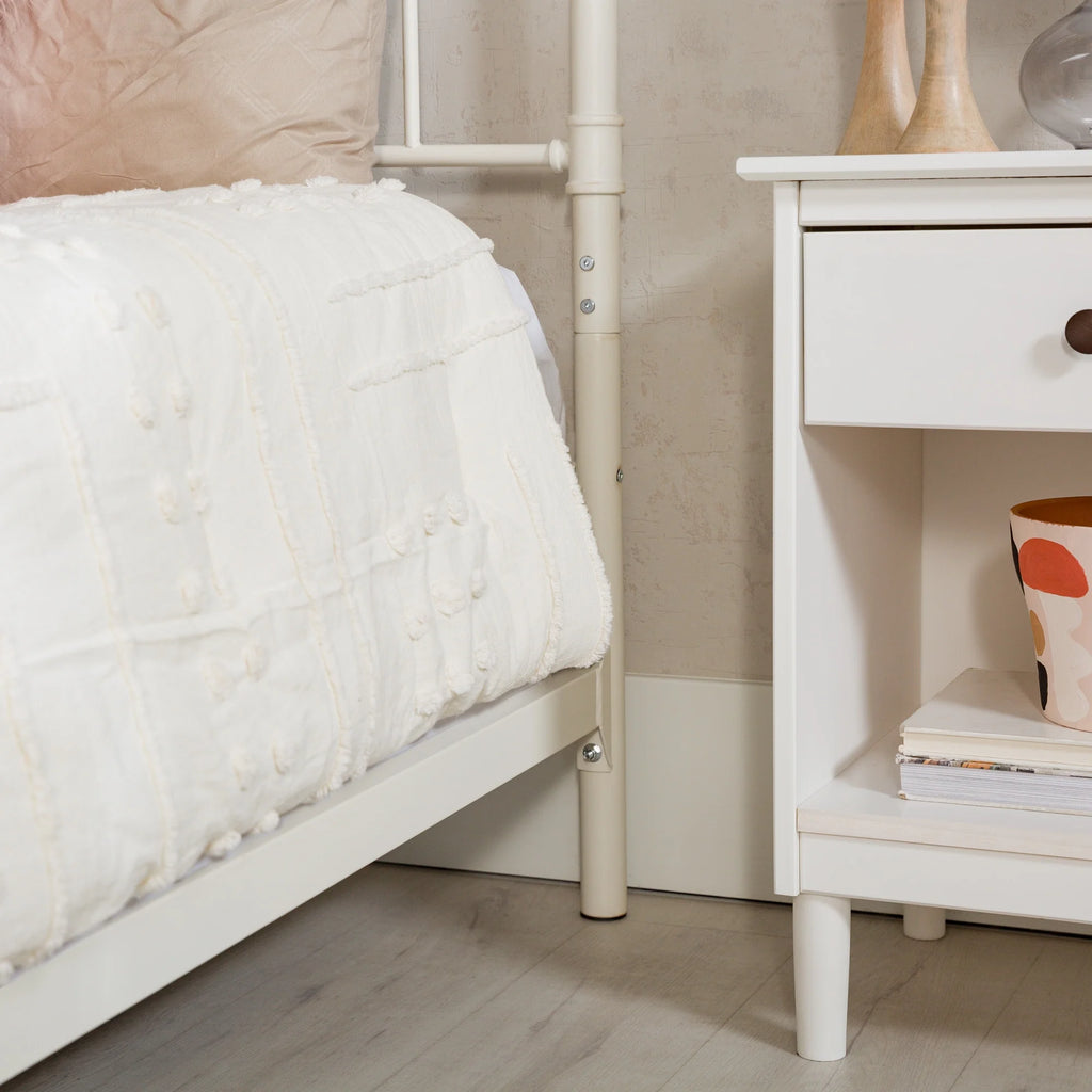 Queen Metal Bed C7145