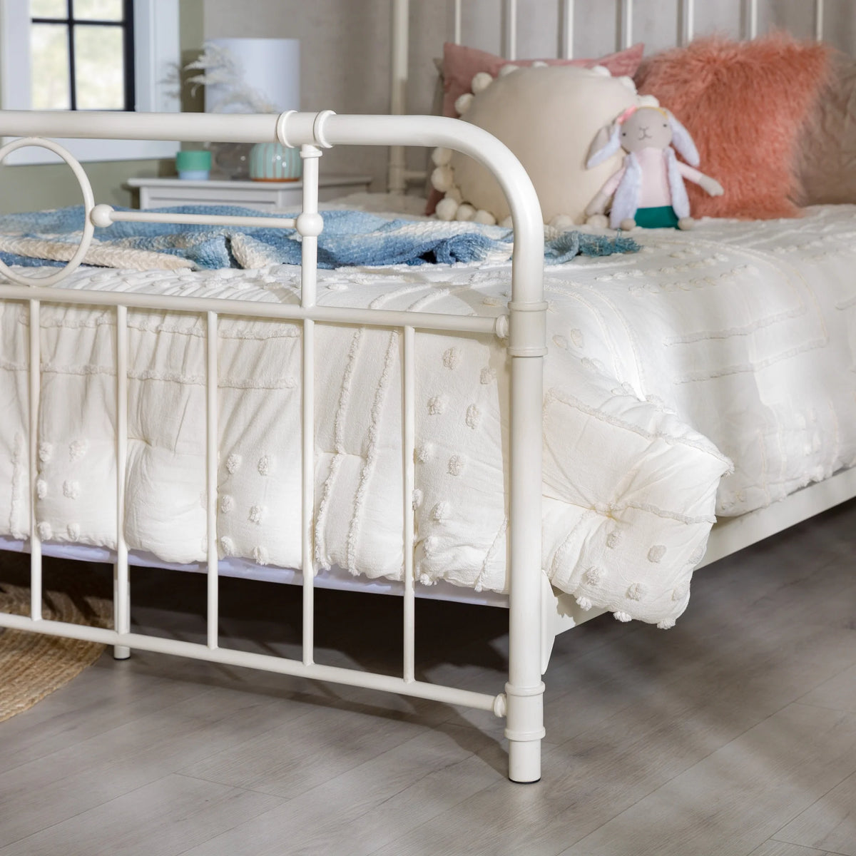 Queen Metal Bed C7145